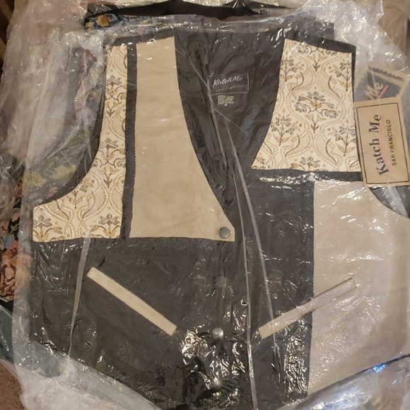 Assortment of katch me vest - Picture 4 of 8